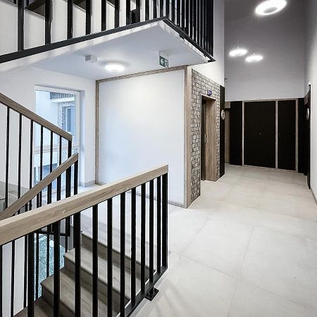 Apartament Sloneczny Kamienica Grochow With Free Parking Varsó Kültér fotó