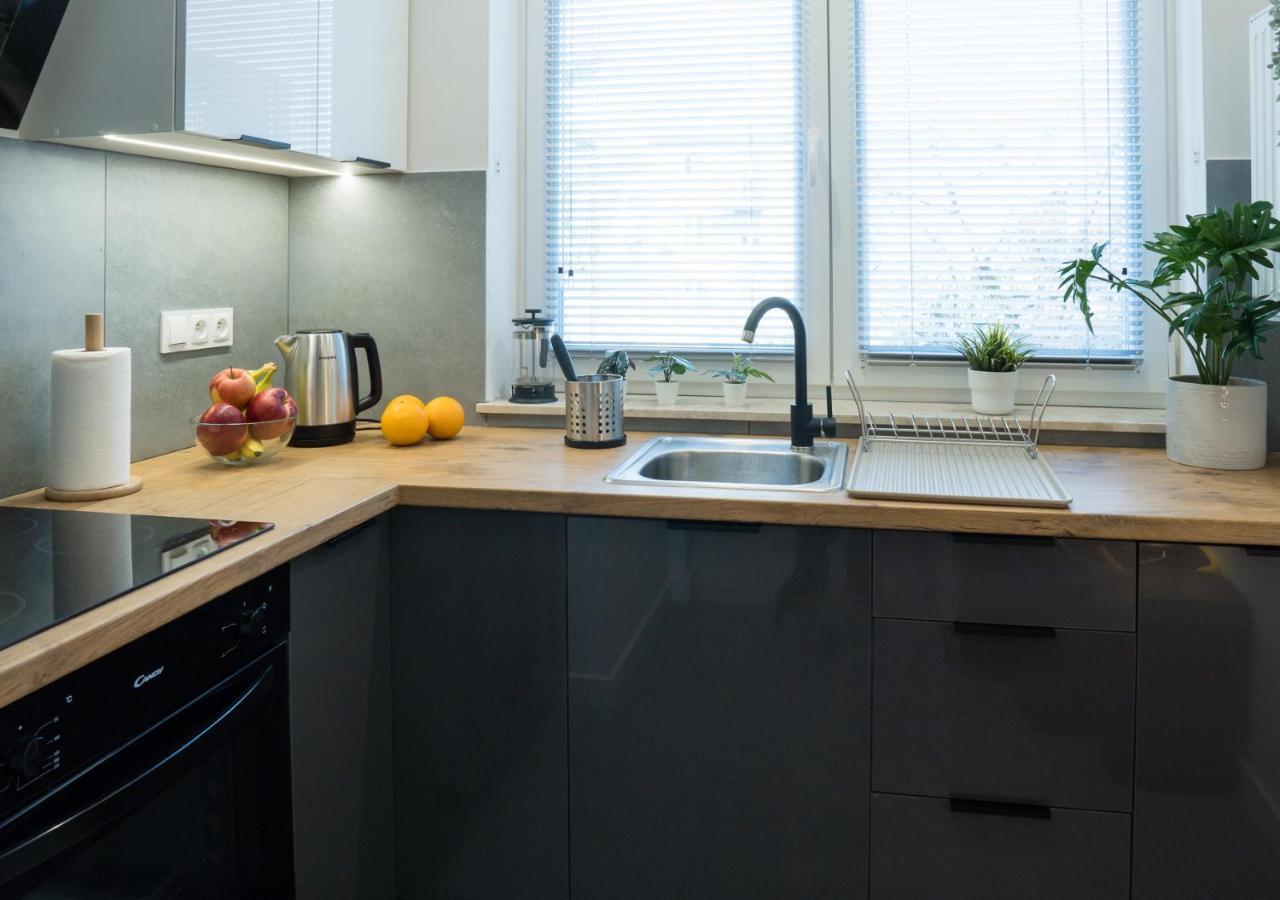 Apartament Sloneczny Kamienica Grochow With Free Parking Varsó Kültér fotó