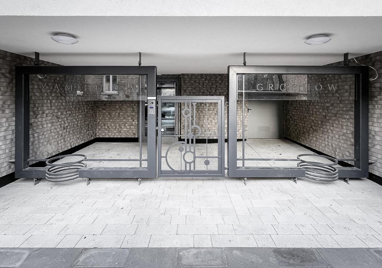 Apartament Sloneczny Kamienica Grochow With Free Parking Varsó Kültér fotó